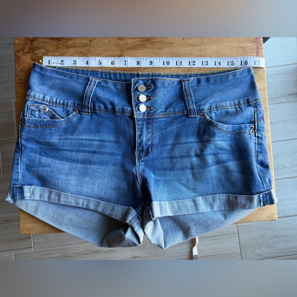 YMI - WannaBettaButt? - Jean Shorts Size 13
